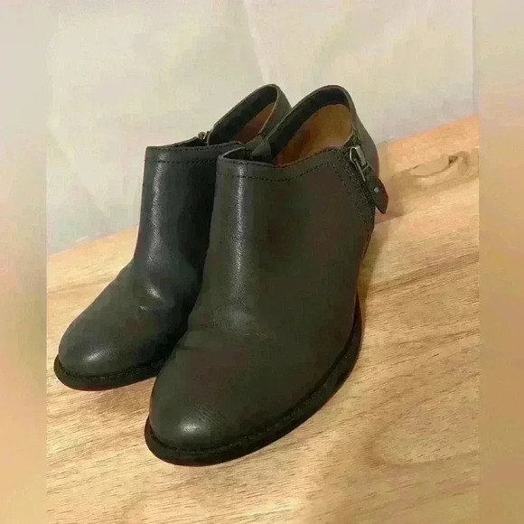 Women's Naturalizer Jovana Zip-Up Dark Grey Booties, Size‎ 7.5 - Picture 3 of 7